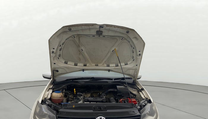 2016 Volkswagen Polo HIGHLINE1.2L, Petrol, Manual, 76,926 km, Open Bonet