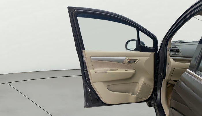 2014 Maruti Ertiga ZDI, Diesel, Manual, 1,15,731 km, LHS Front Door