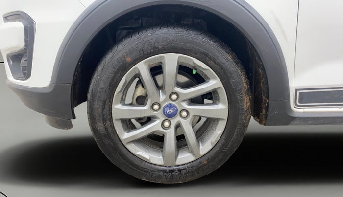 2018 Ford FREESTYLE TITANIUM 1.5 DIESEL, Diesel, Manual, 1,11,051 km, Left Front Wheel