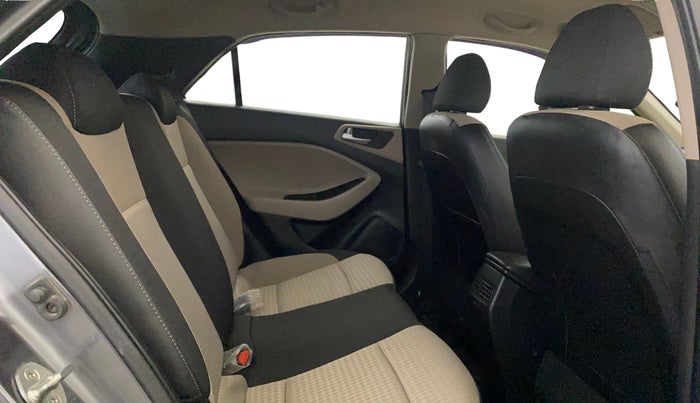 2020 Hyundai Elite i20 SPORTZ PLUS 1.2, Petrol, Manual, 50,097 km, Right Side Rear Door Cabin