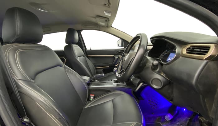 2022 Renault Kiger RXT (O) MT, Petrol, Manual, 78,379 km, Right Side Front Door Cabin