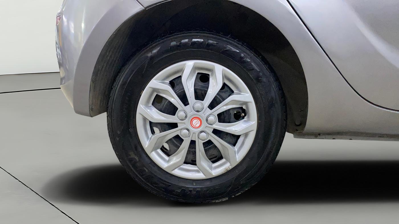 2013 Hyundai i20 MAGNA 1.2, Petrol, Manual, 70,859 km, Right Rear Wheel