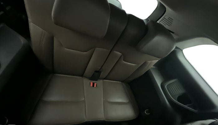 2023 Jeep MERIDIAN LIMITED (O) 4X2 MT, Diesel, Manual, 28,702 km, Third Seat Row ( optional )
