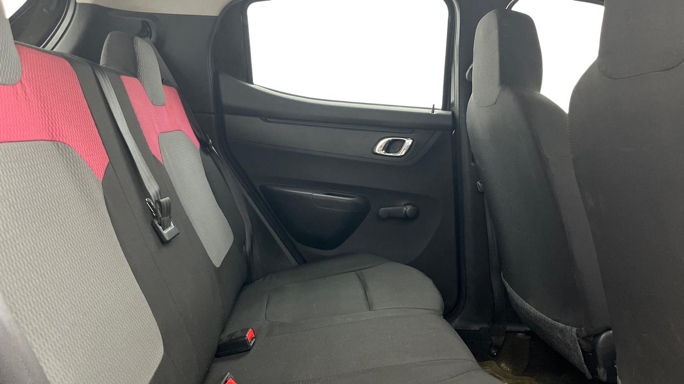 2018 Renault Kwid RXT 1.0 AMT, Petrol, Automatic, 50,237 km, Right Side Rear Door Cabin
