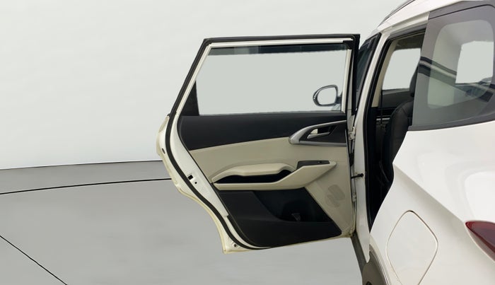 2023 KIA CARENS PRESTIGE 1.5 DIESEL IMT 7 STR, Diesel, Manual, 1,02,184 km, LHS Rear Door