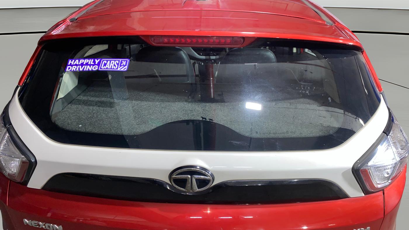 2018 Tata NEXON XM PETROL, Petrol, Manual, 1,29,921 km, Rear Windshield