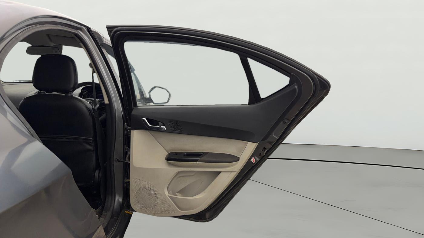 2023 Tata TIGOR XZ PLUS CNG, CNG, Manual, 1,15,173 km, RHS Rear Door