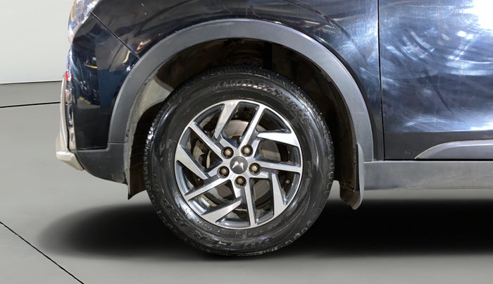 2023 Mahindra XUV300 W8 (O) 1.2 PETROL, Petrol, Manual, 27,501 km, Left Front Wheel