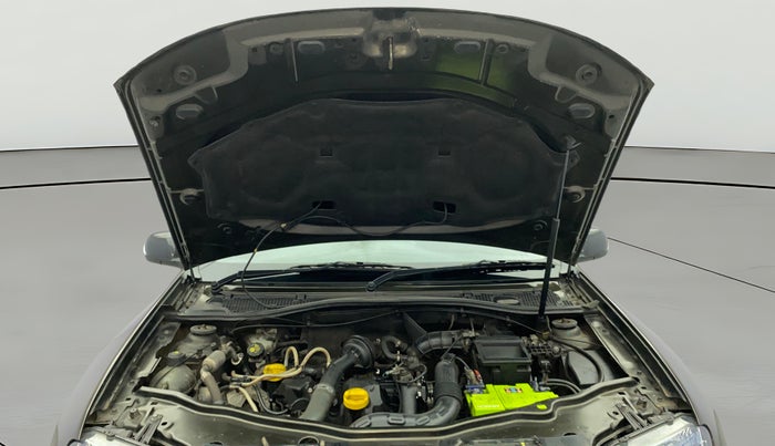 2017 Renault Duster 85 PS RXS MT DIESEL, Diesel, Manual, 1,40,934 km, Open Bonet