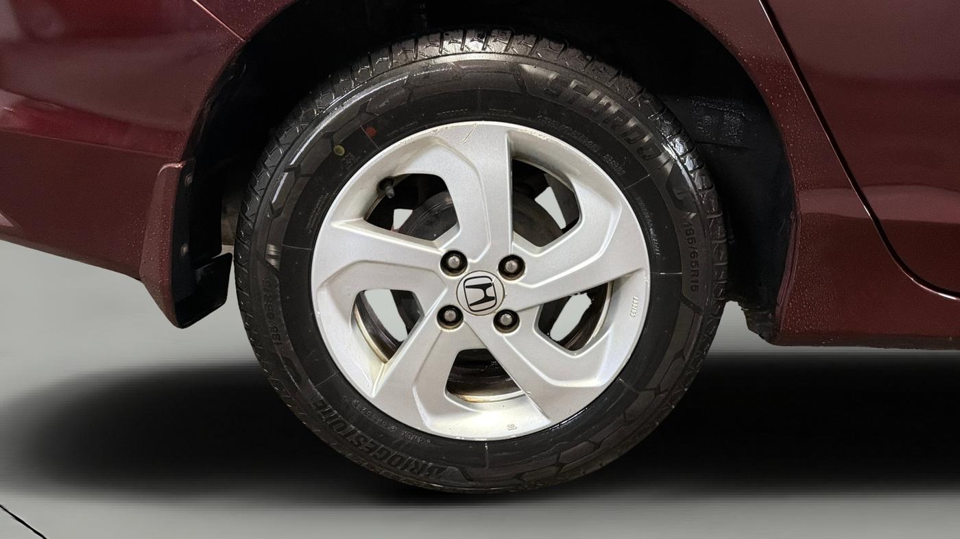 2015 Honda City 1.5L I-VTEC V MT, Petrol, Manual, 1,10,745 km, Right Rear Wheel