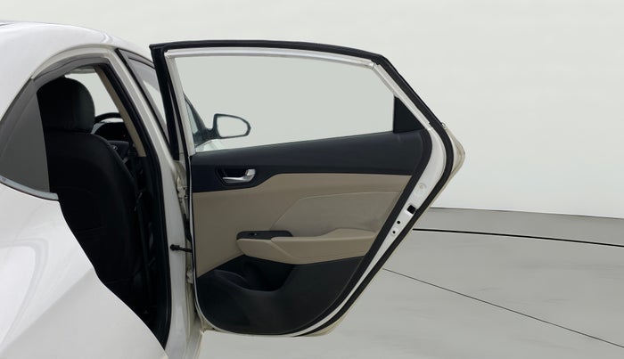 2017 Hyundai Verna 1.6 EX VTVT AT, Petrol, Automatic, 46,701 km, RHS Rear Door