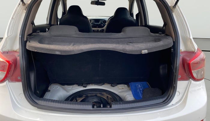 2016 Hyundai Grand i10 SPORTZ 1.2 KAPPA VTVT, Petrol, Manual, 38,530 km, Boot Open Zoomed View