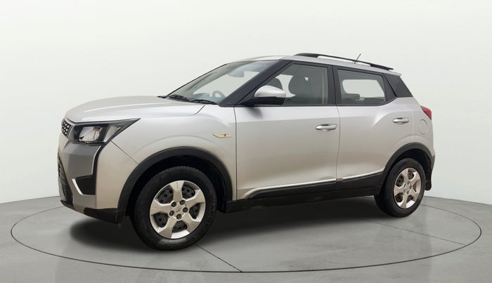 2019 Mahindra XUV300 W6 1.2 PETROL, Petrol, Manual, 36,925 km, Left Front Diagonal