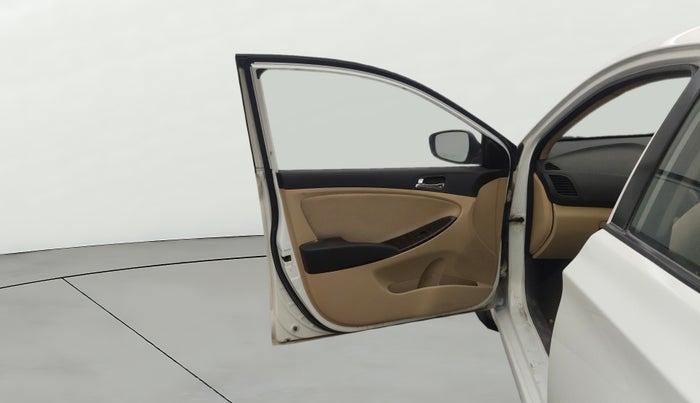 2013 Hyundai Verna FLUIDIC 1.6 VTVT SX, Petrol, Manual, 76,331 km, LHS Front Door