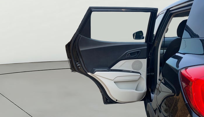 2023 Mahindra XUV300 W4 1.5 DIESEL, Diesel, Manual, 43,274 km, LHS Rear Door