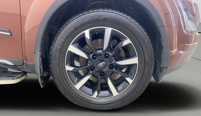 2021 Mahindra XUV500 W11(O), Diesel, Manual, 21,359 km, Right Front Wheel