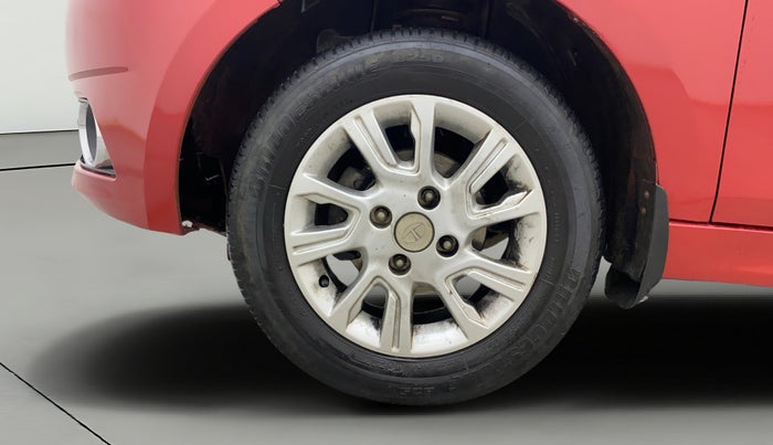 2017 Tata Tiago XZ PETROL, Petrol, Manual, 31,229 km, Left Front Wheel