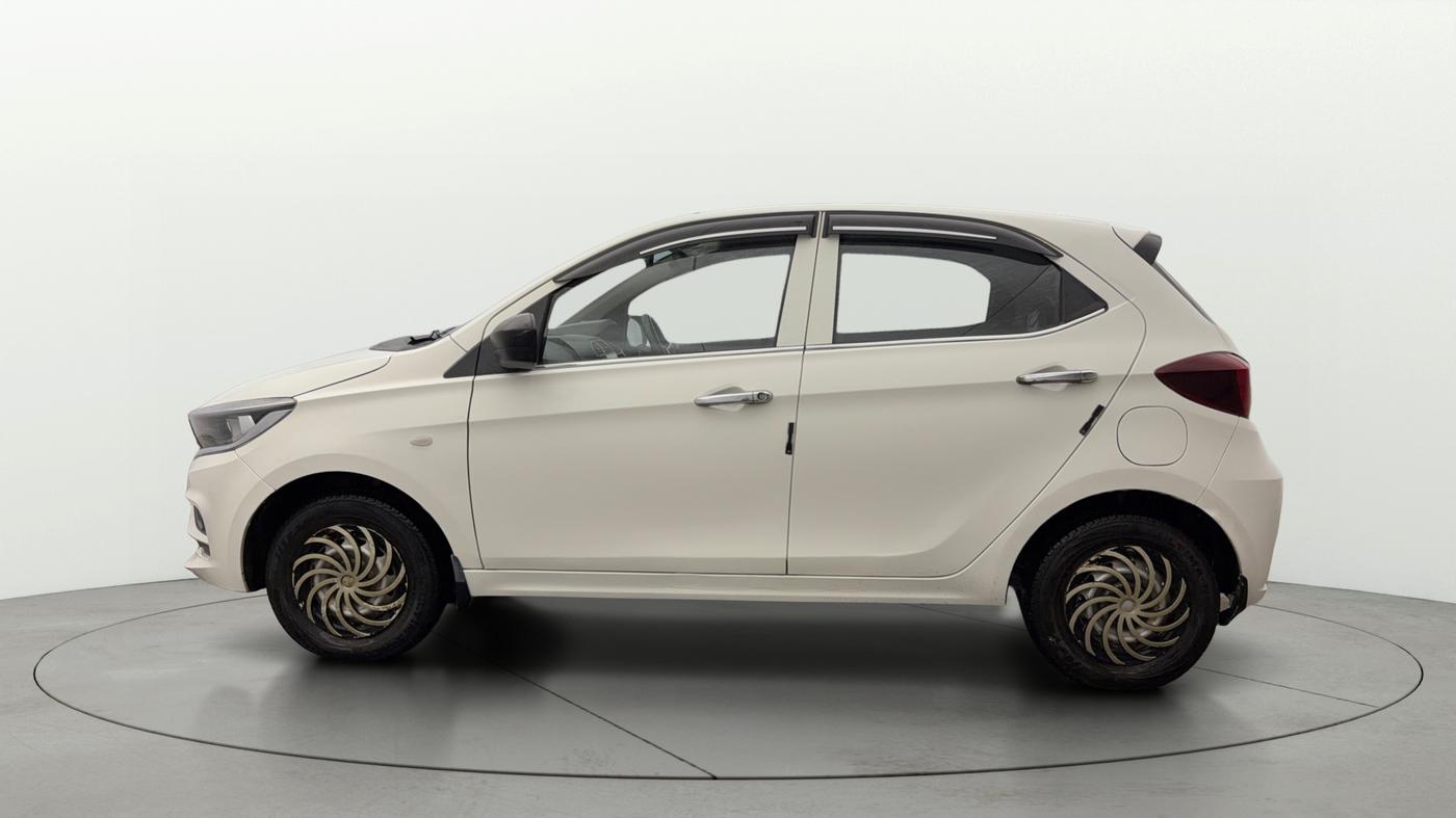 2024 Tata Tiago XE PETROL, Petrol, Manual, 15,368 km, Left Side