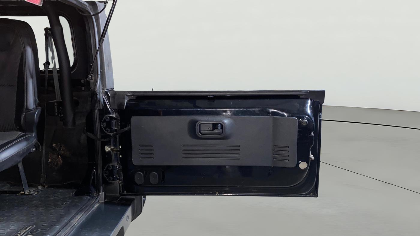 2021 Mahindra Thar LX PETROL HT 4WD AT, Petrol, Automatic, 69,333 km, Boot Door Open