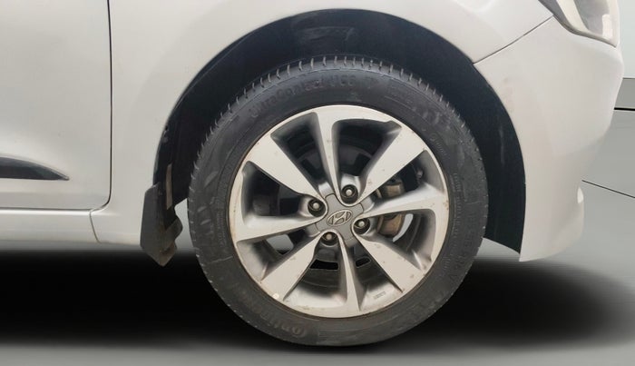 2015 Hyundai Elite i20 SPORTZ 1.2, Petrol, Manual, 1,20,332 km, Right Front Wheel