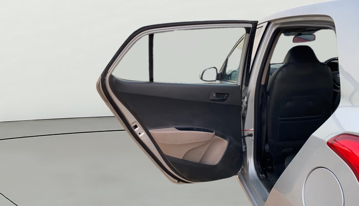 2016 Hyundai Grand i10 MAGNA AT 1.2 KAPPA VTVT, CNG, Automatic, 81,411 km, LHS Rear Door