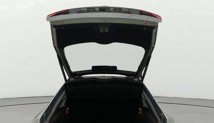 2017 Skoda Superb L&K 1.8 TSI AT, Petrol, Automatic, 42,342 km, Boot Door Open