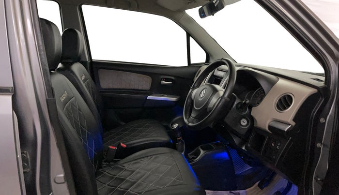 2014 Maruti Wagon R 1.0 VXI, Petrol, Manual, 37,567 km, Right Side Front Door Cabin