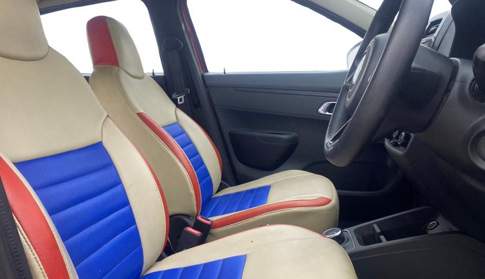 2020 Renault Kwid RXT 1.0 AMT, Petrol, Automatic, 16,301 km, Right Side Front Door Cabin