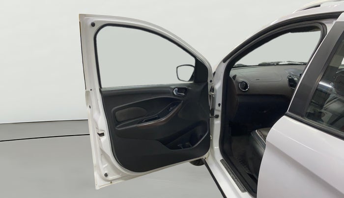 2018 Ford FREESTYLE TITANIUM 1.2 PETROL, Petrol, Manual, 73,353 km, LHS Front Door