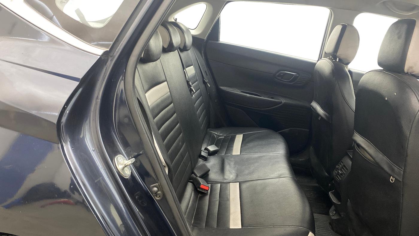 2023 Hyundai NEW I20 SPORTZ 1.2 MT, Petrol, Manual, 1,01,211 km, Right Side Rear Door Cabin
