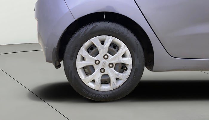 2016 Hyundai Grand i10 MAGNA 1.2 KAPPA VTVT, CNG, Manual, 1,41,978 km, Right Rear Wheel