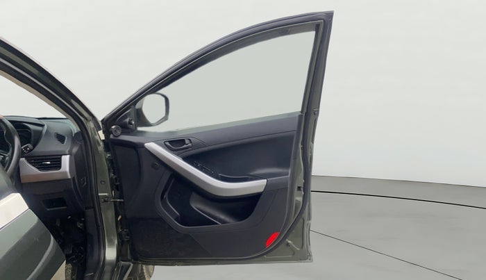 2022 Tata NEXON XM PLUS SUNROOF PETROL, Petrol, Manual, 38,973 km, RHS Front Door