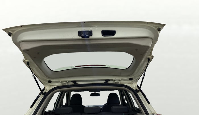 2019 Mahindra XUV300 W6 1.2 PETROL, Petrol, Manual, 83,366 km, Boot Door Open