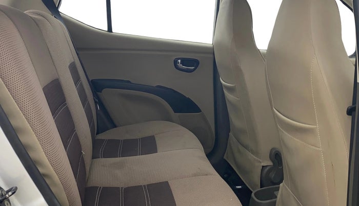 2015 Hyundai i10 SPORTZ 1.1, Petrol, Manual, 47,598 km, Right Side Rear Door Cabin