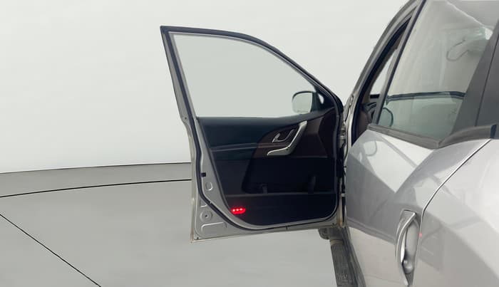 2013 Mahindra XUV500 W6, Diesel, Manual, 1,26,648 km, LHS Front Door