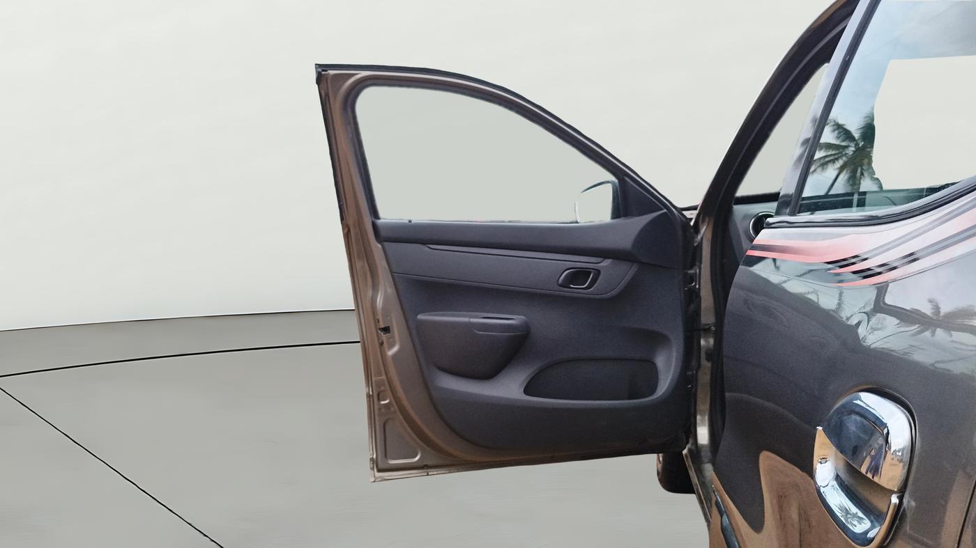 2016 Renault Kwid RXT 0.8, Petrol, Manual, 99,996 km, LHS Front Door