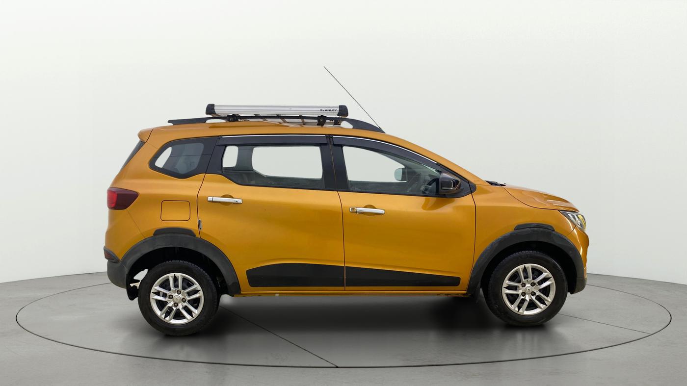 2022 Renault TRIBER RXT, Petrol, Manual, 1,02,055 km, Right Side View