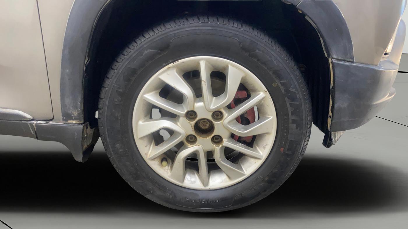 2016 Mahindra Kuv100 K8 D 6 STR, Diesel, Manual, 61,314 km, Right Front Wheel