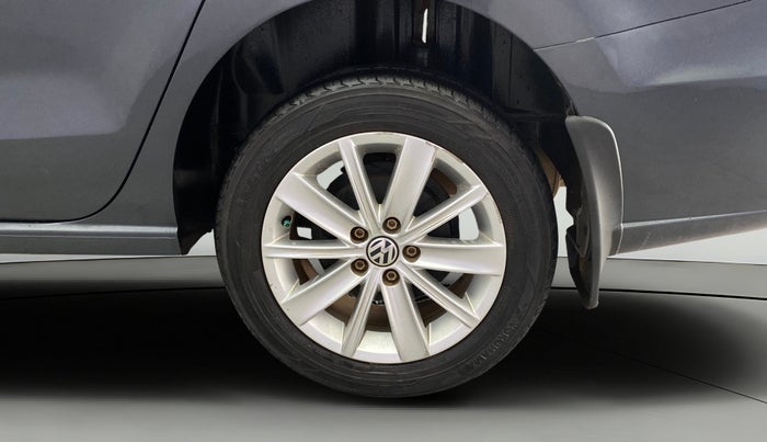 2017 Volkswagen Vento 1.2 TSI HIGHLINE PLUS AT, Petrol, Automatic, 92,325 km, Left Rear Wheel