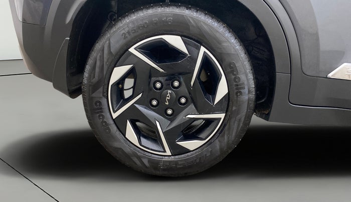 2025 KIA SONET HTK (O) 1.2 Petrol MT, Petrol, Manual, 30,406 km, Right Rear Wheel