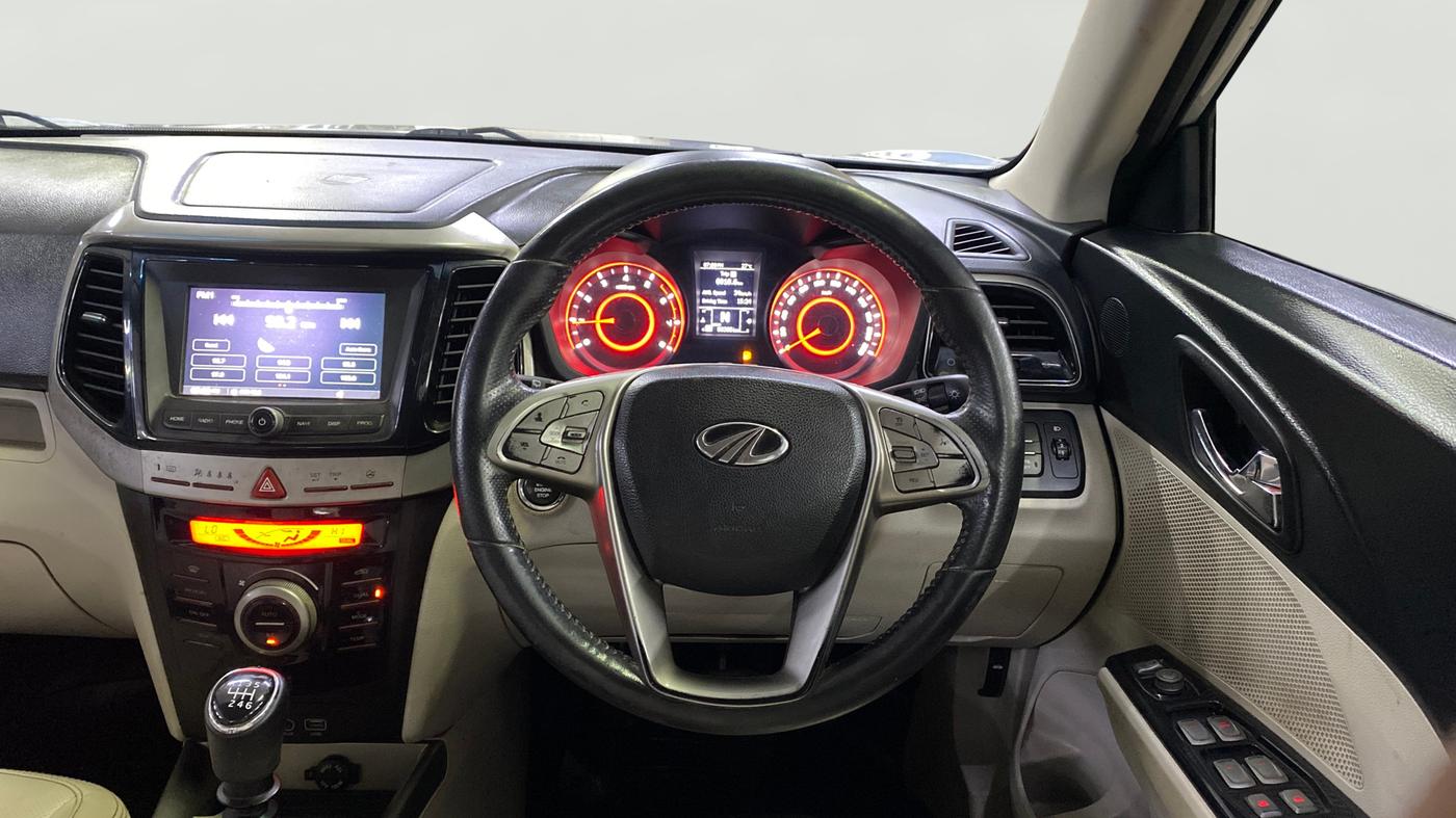 2019 Mahindra XUV300 W8 (O) 1.2 PETROL, Petrol, Manual, 80,379 km, Steering Wheel Close Up