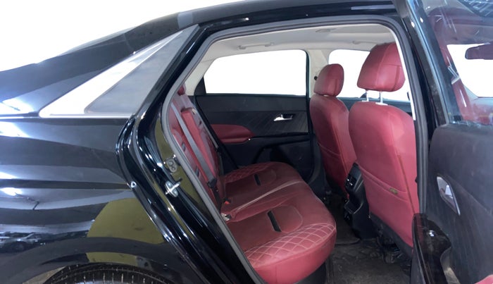 2025 Hyundai Verna  SX 1.5 MPI IVT, Petrol, Automatic, 10,992 km, Right Side Rear Door Cabin