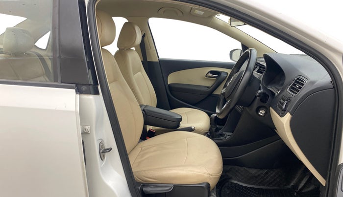 2017 Skoda Rapid AMBITION 1.5 TDI, Diesel, Manual, 1,02,417 km, Right Side Front Door Cabin