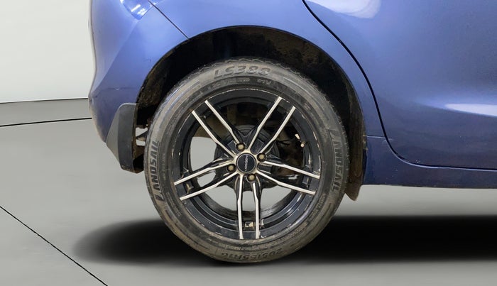 2019 Maruti Baleno ZETA PETROL 1.2, CNG, Manual, 65,600 km, Right Rear Wheel