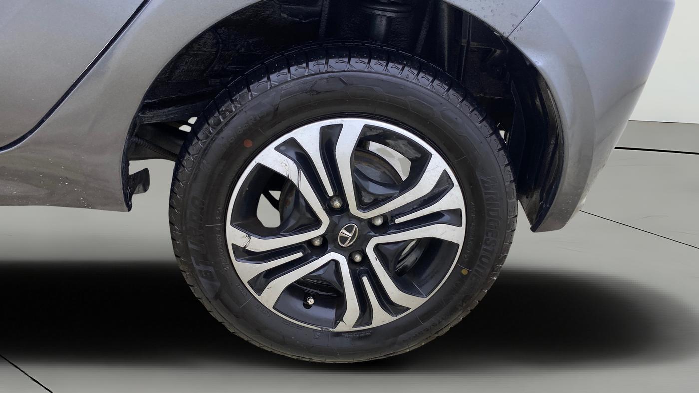 2022 Tata Tiago XT CNG, CNG, Manual, 86,963 km, Left Rear Wheel