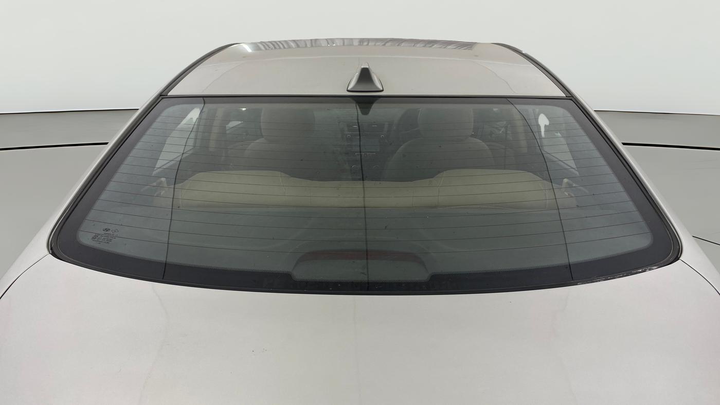 2016 Hyundai Verna 1.6 VTVT SX, Petrol, Manual, 75,537 km, Rear Windshield