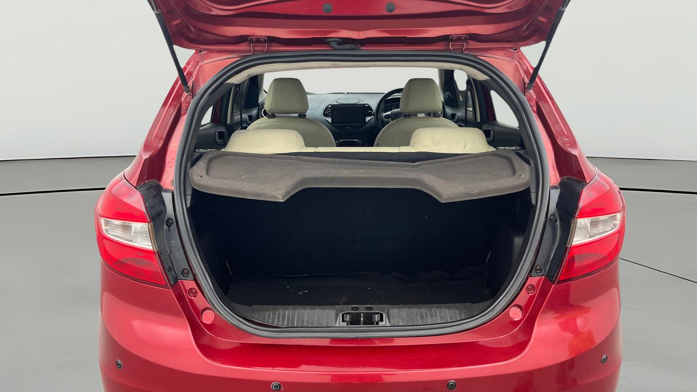 2017 Ford New Figo TITANIUM1.5 DIESEL, Diesel, Manual, 93,895 km, Boot Open Zoomed View
