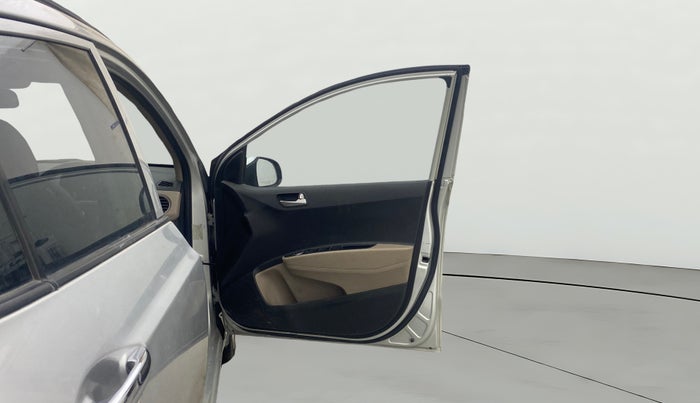 2013 Hyundai Grand i10 SPORTZ AT 1.2 KAPPA VTVT, Petrol, Automatic, 1,02,760 km, RHS Front Door