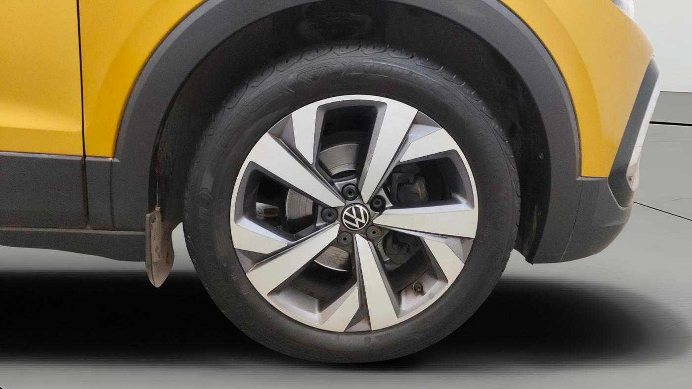 2022 Volkswagen TAIGUN TOPLINE 1.0 TSI AT, Petrol, Automatic, 28,405 km, Right Front Wheel