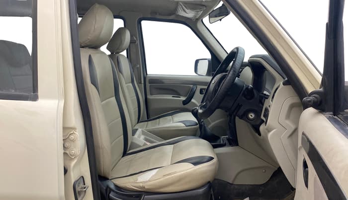 2017 Mahindra Scorpio S5, Diesel, Manual, 1,29,150 km, Right Side Front Door Cabin